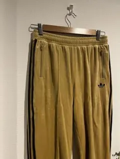 【adidas originals】 ベロアトラックパンツ