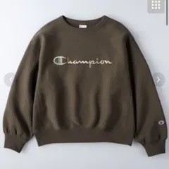 胸刺繍ロゴクルーネックトレーナー　champion チャンピオン　スウェット