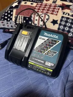 マキタ充電器DC18RCキャンディ−グリーンラップ塗装 - メルカリ