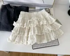 アイボリー フリル フレアスカート