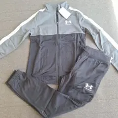 新品 UMBRO ジャージ上下セット 150cm グレー 裏起毛