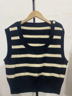 黒×白ボーダーニットベスト