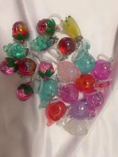 大量 バラ売り可 キラキラ アクリルアイス キーホルダー フクヤ - メルカリ