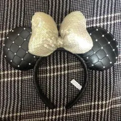 ディズニー カチューシャ レザー キルティング スパンコール 黒 白 ミニー