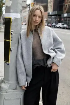 値下げ中【ZARA】ブークレ オーバーサイズ ボンバージャケット