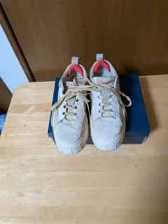 PUMA プラットフォームスニーカー ベージュ