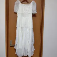オフホワイト フリルドレス パール装飾　フェミニン