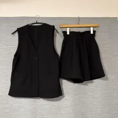GU ブラック セットアップ ベストとショートパンツ　ジュニアＬサイズ