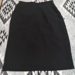 【最終価格です‼】黒 タイトスカート ひざ丈