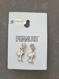新品！スヌーピー揺れるタイプのかわいいイヤリング