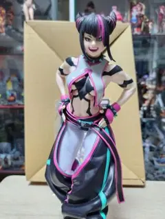 ストリートファイター ジュリ　フィギュア開封品
