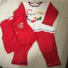 パジャマ3点セット。