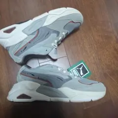 新品　PUMA × emmi　別注　スニーカーのサムネイル
