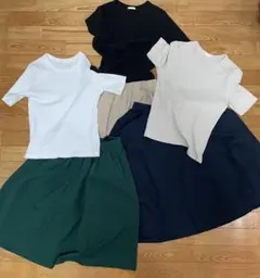 Tシャツとプリーツスカートのセットアップ