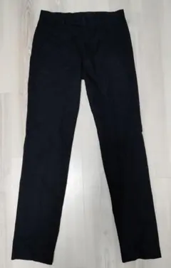 ユニクロ　スラックス　ノータックパンツ　黒　UNIQLOのサムネイル