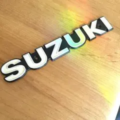 スズキ純正タンクエンブレム、GS.GT、新品、未使用 - メルカリ