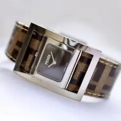 FENDI ズッカ スクエア シルバー レディース腕時計 1597