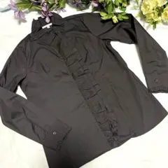 AMICALスクロール　フリルブラウス　黒　Mのサムネイル