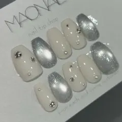 冬のホワイトネイル　フラッシュマグネットネイル　うるぷる　シンプルネイル