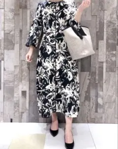 美品★プラステPLST モノトーンフラワープリントワンピース　Мサイズ