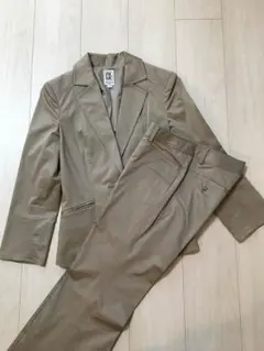 ミッシェルクラン パンツスーツ ベージュ