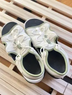 Nike スポーツサンダル エアマックスココ　ホワイト✖️オリーブ