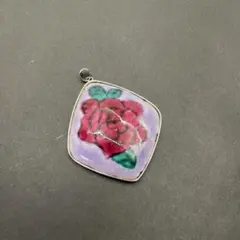 ハンドメイド バラのペンダント