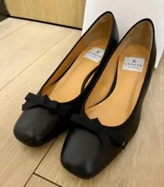 LANVIN en Bleu ブラックハイヒールパンプス