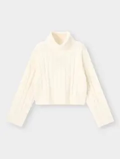 GU パフィータッチクロップドタートルネックセーター　アイボリー ケーブル編み