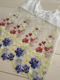 未使用品　サルート 刺繍レース付きキャミソール 花柄レース　白のサムネイル
