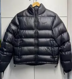 Nike NOCTA ダウンジャケット Mサイズ、黒、冬の定番アイテム