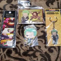 非売品 ワンピース ゾロ フィルムゴールド キーホルダー バッチ ラバスト
