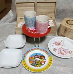 【お得！】ハローキティグッズ (マグカップ、テーブル、小物入、お皿)まとめ売り