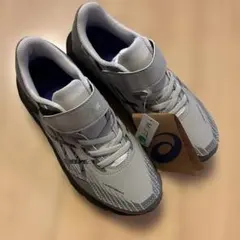 新品未使用アシックス レーザービーム スニーカー 21.5cm