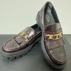 TOD'S バーガンディ フリンジ付きローファー 37 - メルカリ