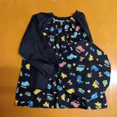 ひぃ❤様専用　黒　可愛いカラフル恐竜　長袖スモックと給食帽子　ハンドメイド