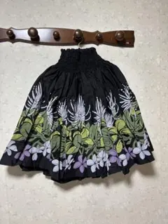 新品　未使用　フラダンス スカート　パウスカート　& パウケース 花柄 黒