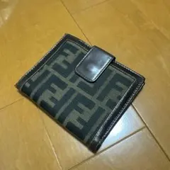M*！様 FENDI 短財布 中古品