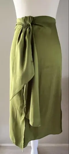 ✨ BANANA REPUBLIC - ハイウエスト サテン ロングスカート✨のサムネイル