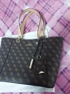 GUESS トートバッグ ブラウン/ベージュ