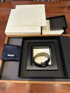 2025年最新】PRADA ブレスレットの人気アイテム - メルカリ PRADA