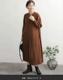 『UR TECH SMOOTHLUXE』サイドプリーツ切替ワンピース