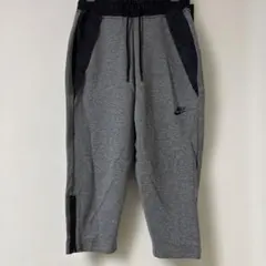タグ付き新品　NIKE パンツ　Sサイズ