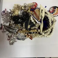 ブローチセット（蝶・花デザイン）