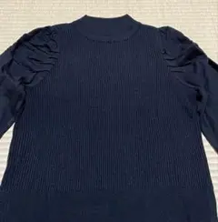 ショルダーデザイン長袖ニット