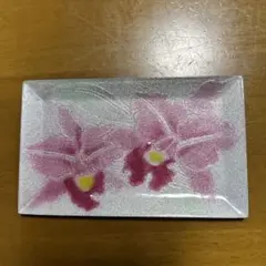 花柄のトレイ