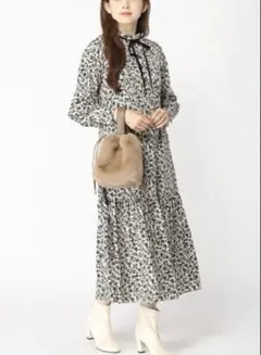 アンデミュウ　アソートリボンベロアワンピース