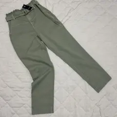 新品✨ GUESS カーゴパンツ ベルト付き レース カーキ Sサイズ相当のサムネイル