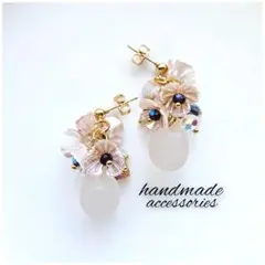 No.29 ハンドメイドピアス　小ぶり　お花