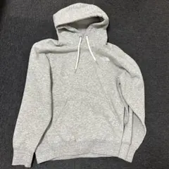 グレー パーカー